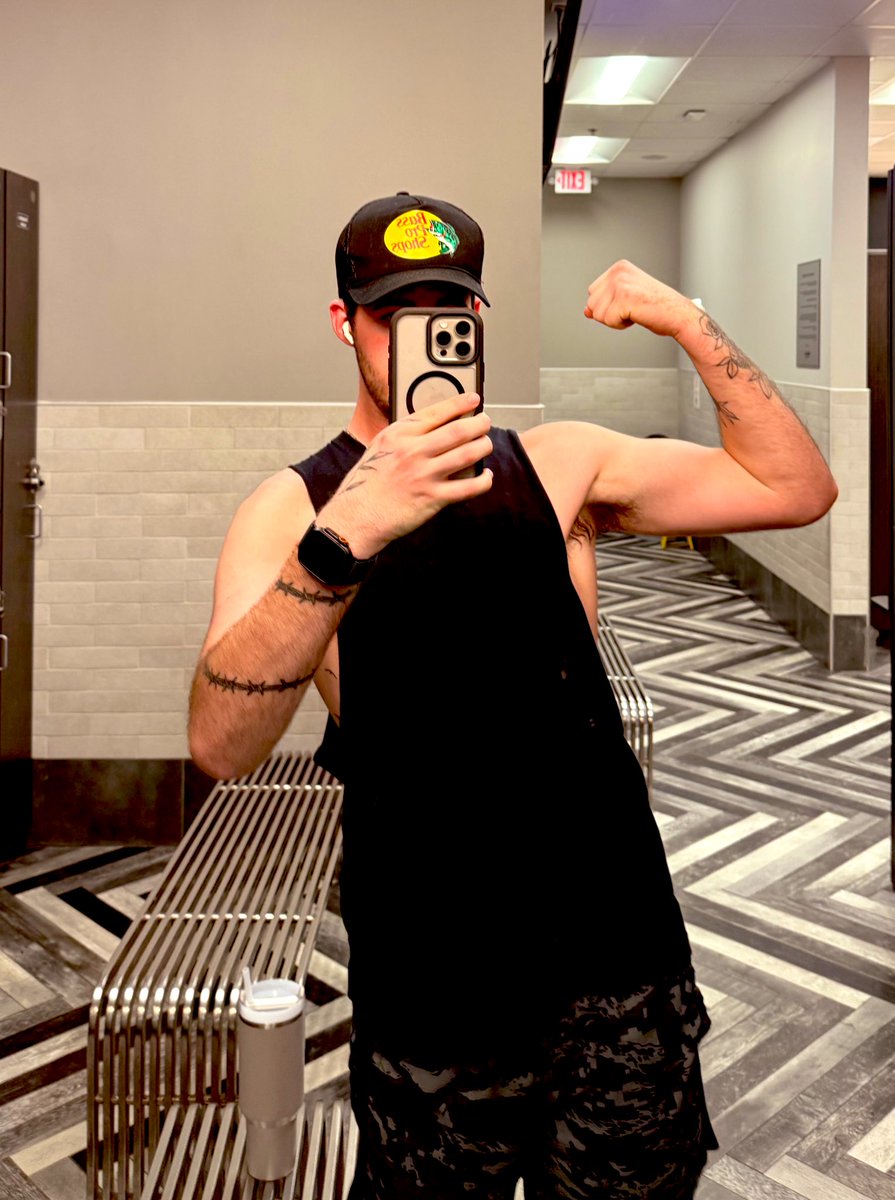 Little post bicep workout, now I just need you to work me out. 👀

Post your “equipment” below