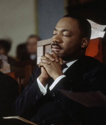 GuillermoPrein's tweet photo. ILUMINADOS
Son los que iluminan luchando por la libertad y la justicia amando al prójimo.

MARTIN LUTHER KING Jr | abril 4, 1968 

"Allí no habrá noche, los que allí vivan no necesitarán luz de lámpara ni de sol, el Señor les dará su luz, y reinarán por todos los siglos."
Ap 22.5 https://t.co/nYrX7DGo9m