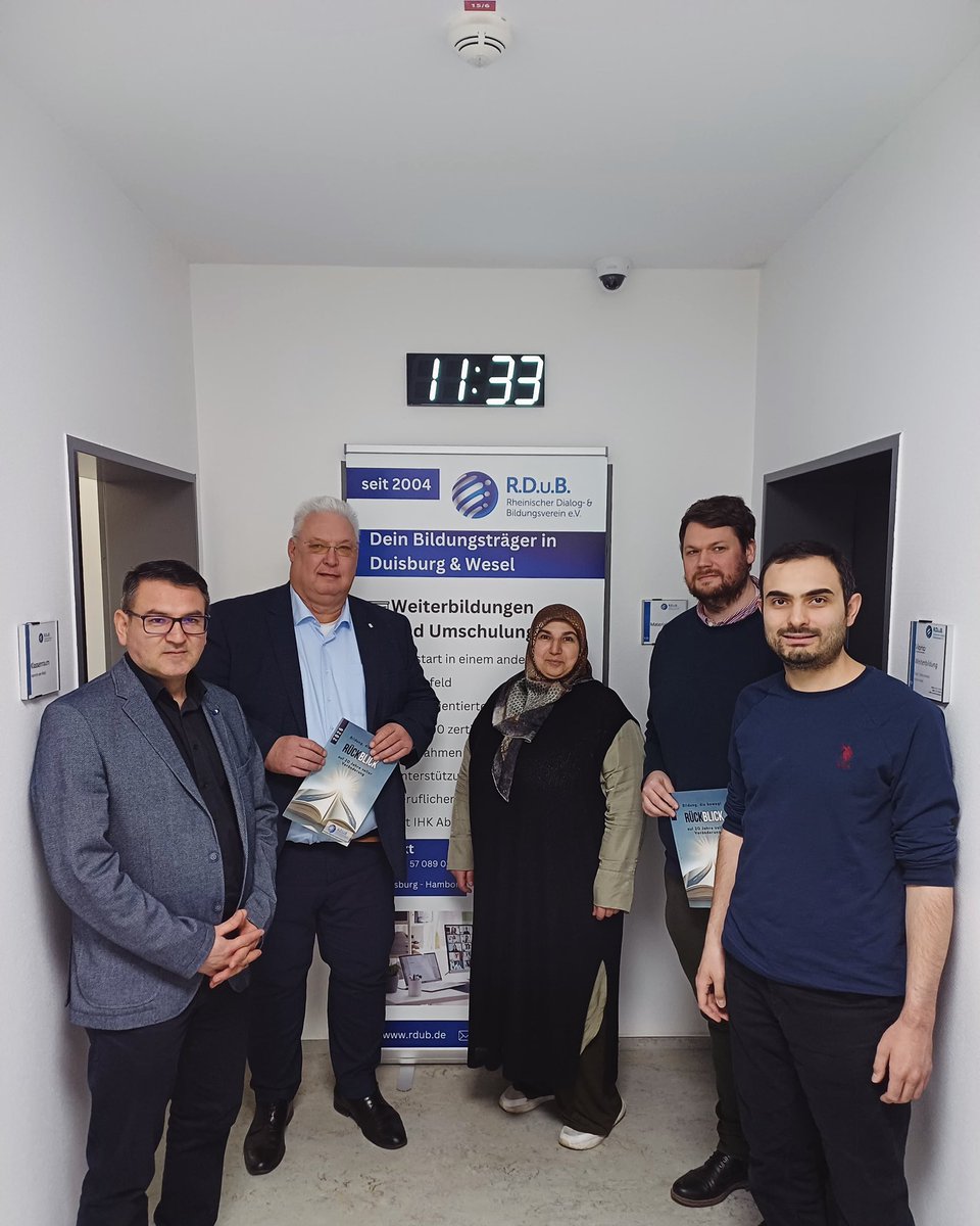 Heute hatten wir Besuch von Christopher Hagenacker und Frank Börner (SPD)! 🙌 Eine tolle Gelegenheit, unsere Arbeit im Rheinischen Dialog- und Bildungsverein vorzustellen. Danke für den Austausch! 💙 #Bildung #Engagement #SPD #Dialog