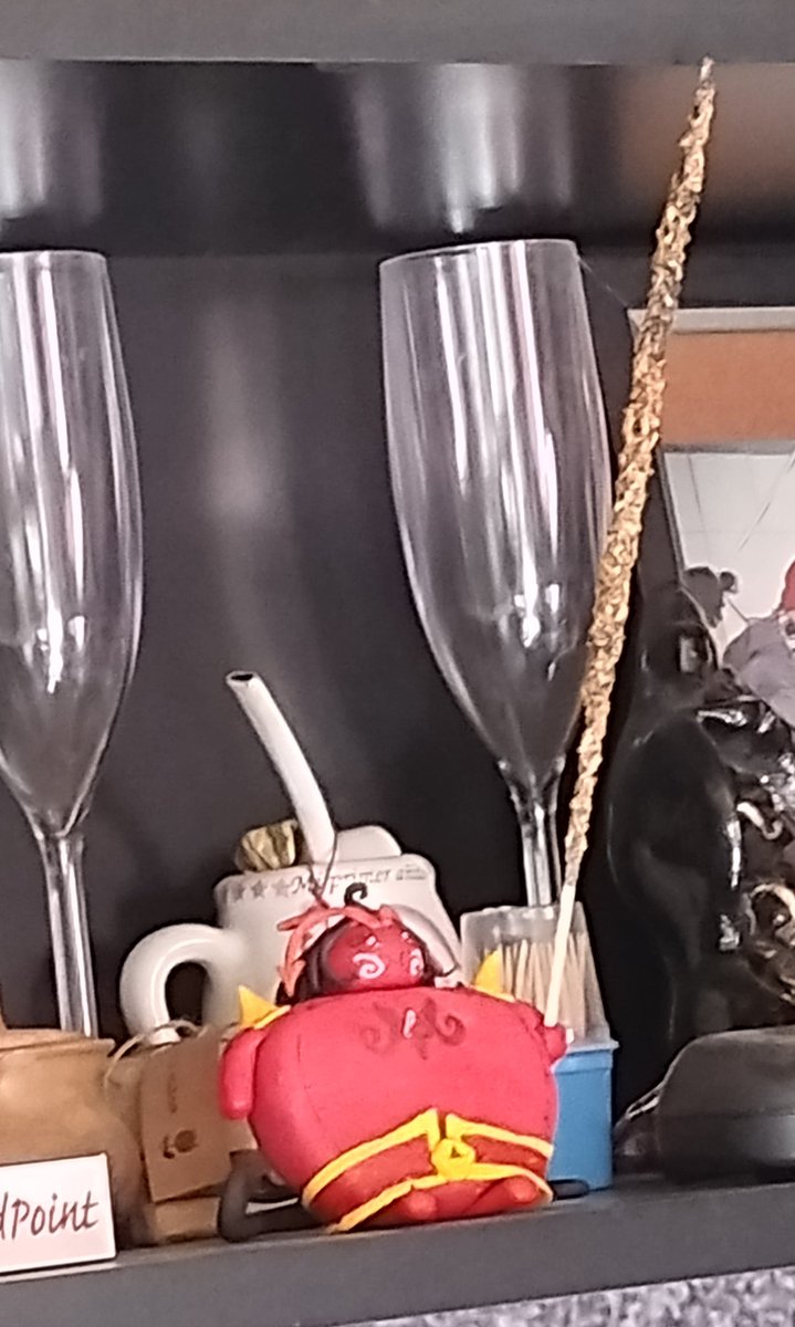 MeliPXI's tweet photo. Mom uses him as an incense holder https://t.co/JfZDDHR0Tw