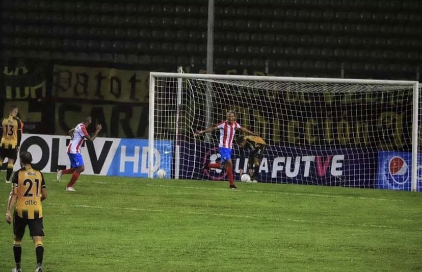 Ronaldorivas99's tweet photo. Feliz aniversarios al mas grande de todos, nada ni nadie me quitará el amor tan grande por estos colores🔴⚪️ https://t.co/CxSi4RDxC3