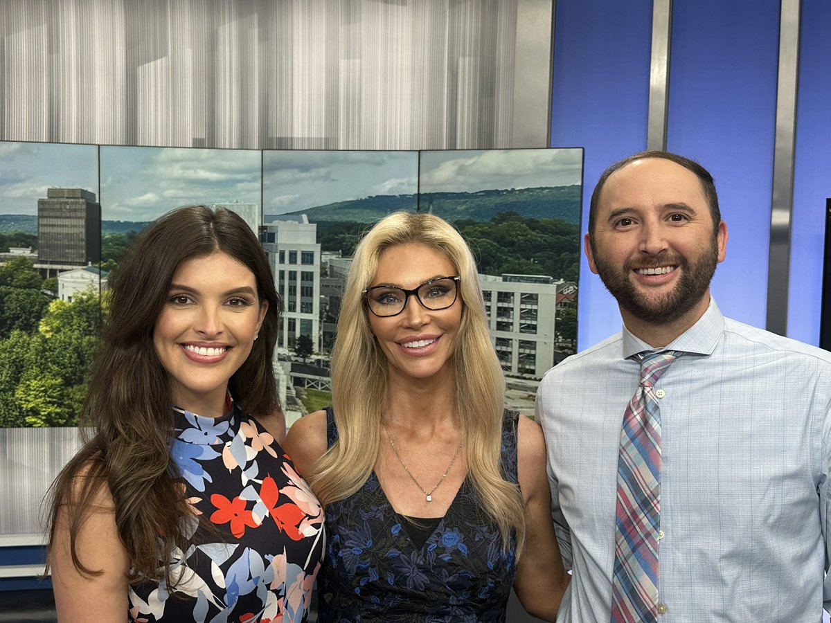 GinaMBenitez's tweet photo. The hardest TV goodbye I’ve ever had to say.  🥹😭 Thank you for everything, @HaleyBakerWAFF — you have been the greatest coanchor and we are all better because of you. ILY forever! 🫶🏼 https://t.co/nhd5WKpQrd
