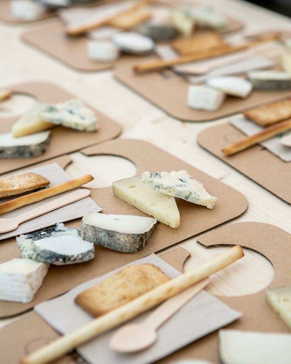 LactiumVic's tweet image. Lactium és molt més que formatge. 🧀 És persones, territori, paisatge i bestiar. Cada formatge explica una història i porta amb ell l’essència de qui el fa possible✨ #Lactium2025

#lactium2025 #lactium #vic #victurisme #osonaturisme #formatgesartesans