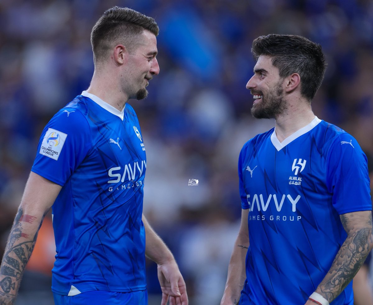 اثق اثق اثق ان الفوز بيكون عن طريقهم ويقدمو مستوى اسطوري 
الذي يثق فيهم يتفاعل بقلب💙 
#الهلال_والنصر 
#النصر_الهلال 
#الاتحاد_الاهلي