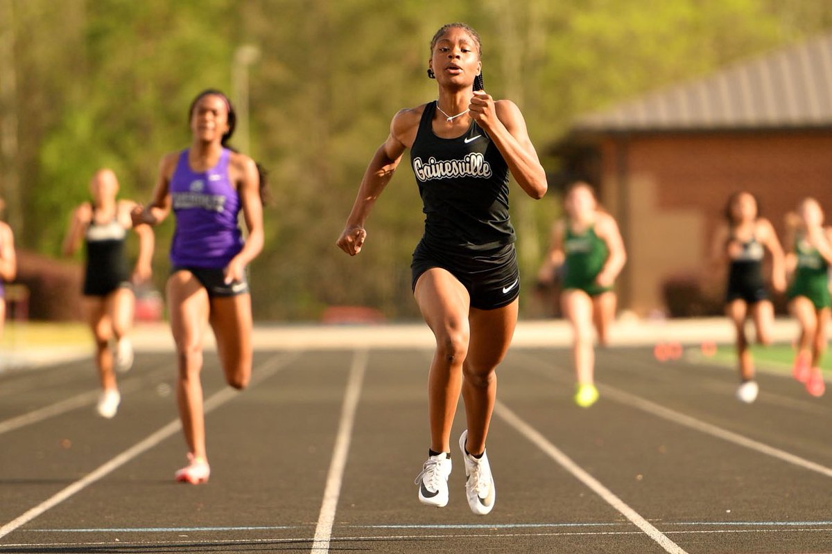 goredelephants's tweet image. Our girls and boys track teams won county titles yesterday after two days of competition. Big Red set school records in the 4X100, 4X200, 4X400, and Kyndal Cohen in the 400.

View and download our photos from the two-day event 👇(they&apos;re 🔥, FYI)
goredelephants.com/TeamPhotos/tea…