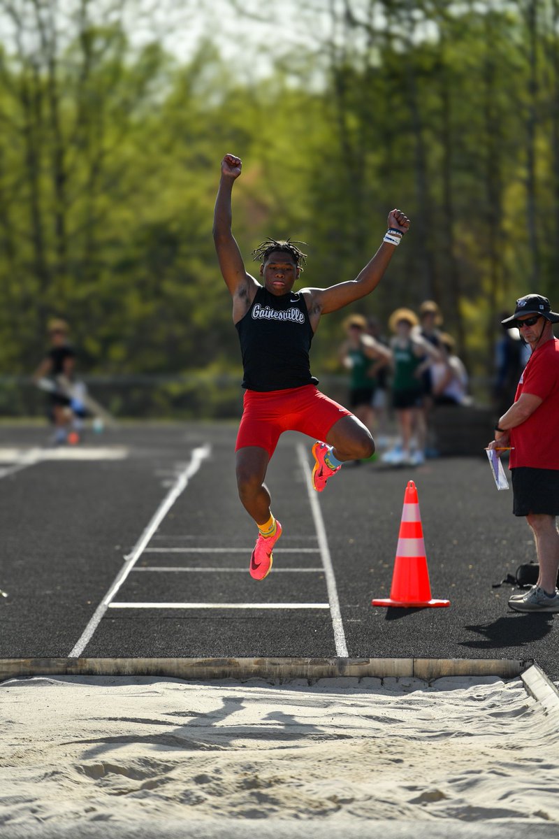 goredelephants's tweet image. Our girls and boys track teams won county titles yesterday after two days of competition. Big Red set school records in the 4X100, 4X200, 4X400, and Kyndal Cohen in the 400.

View and download our photos from the two-day event 👇(they&apos;re 🔥, FYI)
goredelephants.com/TeamPhotos/tea…