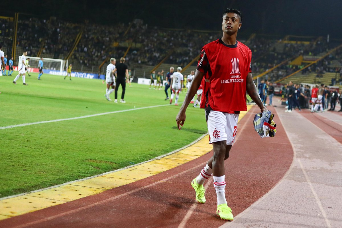 Primeiro passo da nossa trajetória, vamos em frente. 
#trêspontos ⚫️🔴
#Deusnocomando🙏🏾🙌🏾
#laglóriaeterna