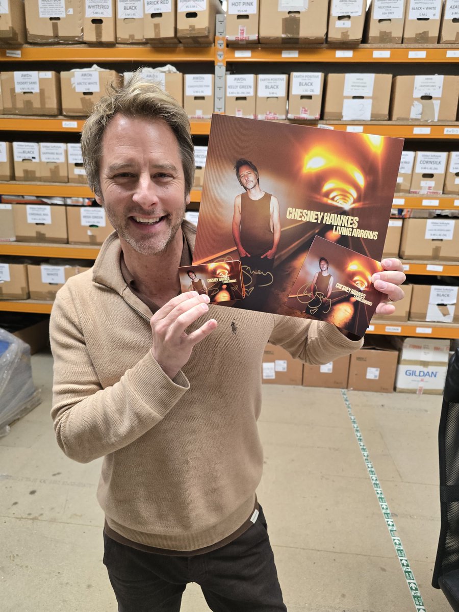 chesneyhawkes tweet media