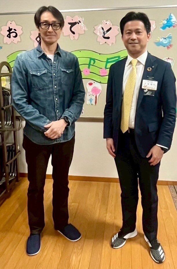 4月5日(土)は松江武者行列！
13時に松江大橋南詰にて出立式、15時頃松江城に入城予定です。

松江城天守国宝指定10周年を記念し、俳優の吉田栄作さんが豊臣秀吉役で特別参戦されます！

4日(金)は、母衣小学校に吉田さんをお迎えして、仕上げの最終練習を行いました♪
みなさん、本番をお見逃しなく^_^