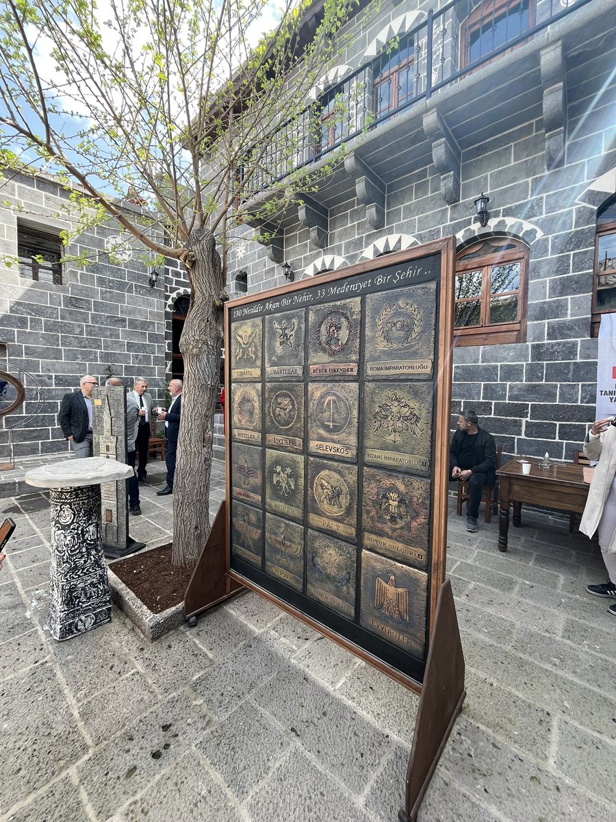 erbeymuharrem's tweet photo. Diyarbakır Sur içinde  Diyarbakır tanıtma vakfında 33 Medeniyet sergisini mutlaka gezin. @SeyhmusDiken https://t.co/90vRvMkoRm