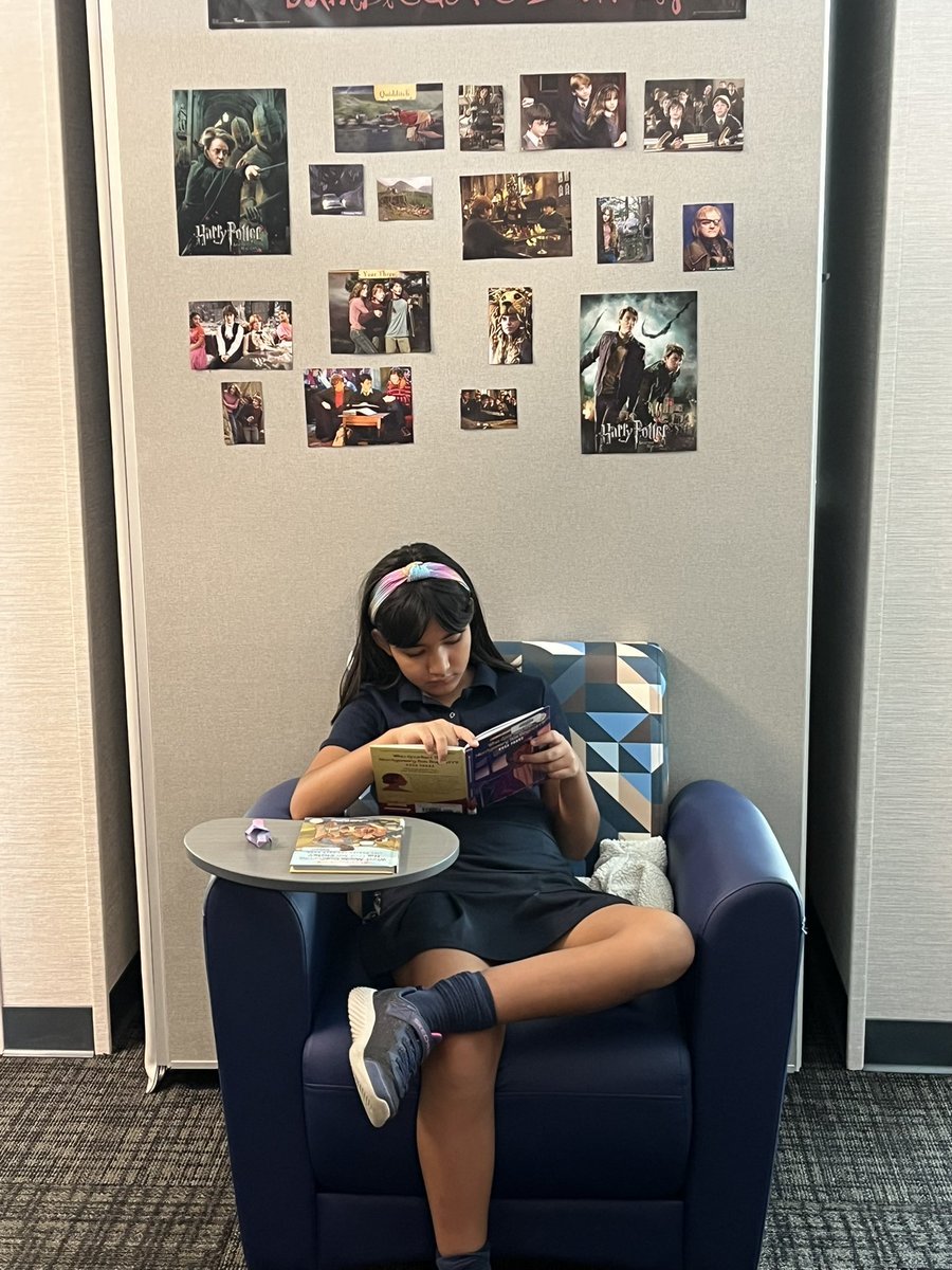 Happy National School Librarian Day! <a href="/HollyDolphins/">Holly Avenue Dolphins</a> <a href="/HollyAvePTA/">HollyAvePTA</a> <a href="/toaklandAUSD/">Teresa Oakland</a>