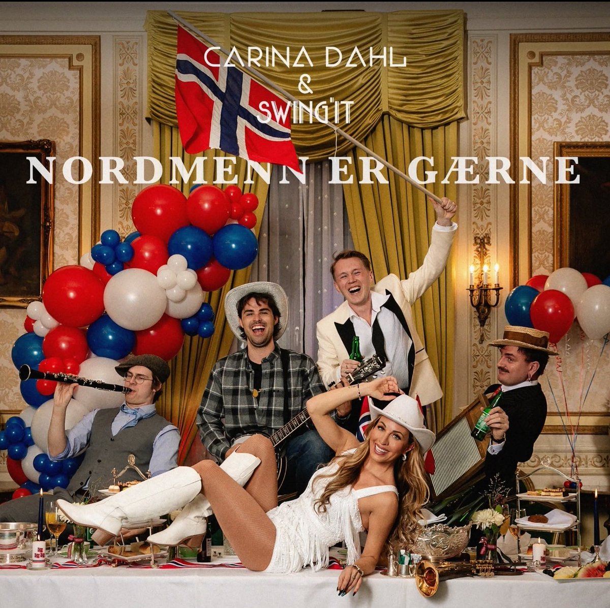 Et_smartere_liv's tweet photo. 📣 Shoutout 👇
Til min gode kollega-bro Håkon og det direkte festlige dixiebandet hans SWING'IT.
Spilte i #MGP for 2 år sia, og nå har de altså sluppet sang med Carina Dahl 🍻🎉
🎶 Vi gir alt, alt for Norge. Bånner alt om vi må..
Nordmenn er gærne!
NÅR SOLA TITTER FRAM, RIVER ALLE AV SEG KLÆRNE 🎶
Rett og slett en sinnsykt fet gjeng. Garantert god stemning 👯🥂 Sjekk gjerne ut sangen (lenke i kommentarfelt).
..Kanskje kommer det også en #fest-invitasjon en gang 💅
Kanskje holder de en stor og fet konsertfest i høst.
Kanskje er det en fest med så mye gøy, glede og ompa at du bare MÅ være med.
Kanskje kommer det en invitasjon en gang 💅
#musikk