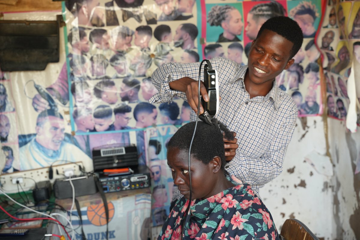 𝐘𝐨𝐮𝐭𝐡 𝐚𝐧𝐝 𝐁𝐨𝐥𝐝 𝐅𝐫𝐢𝐝𝐚𝐲

Today on Youth and Bold Friday, we shine the spotlight on 20-year-old Enock Mangulama, a second-year Environmental Science student at the Lilongwe University of Agriculture and Natural Resources (LUANAR).

#YouthandBoldFriday #YouthCan
