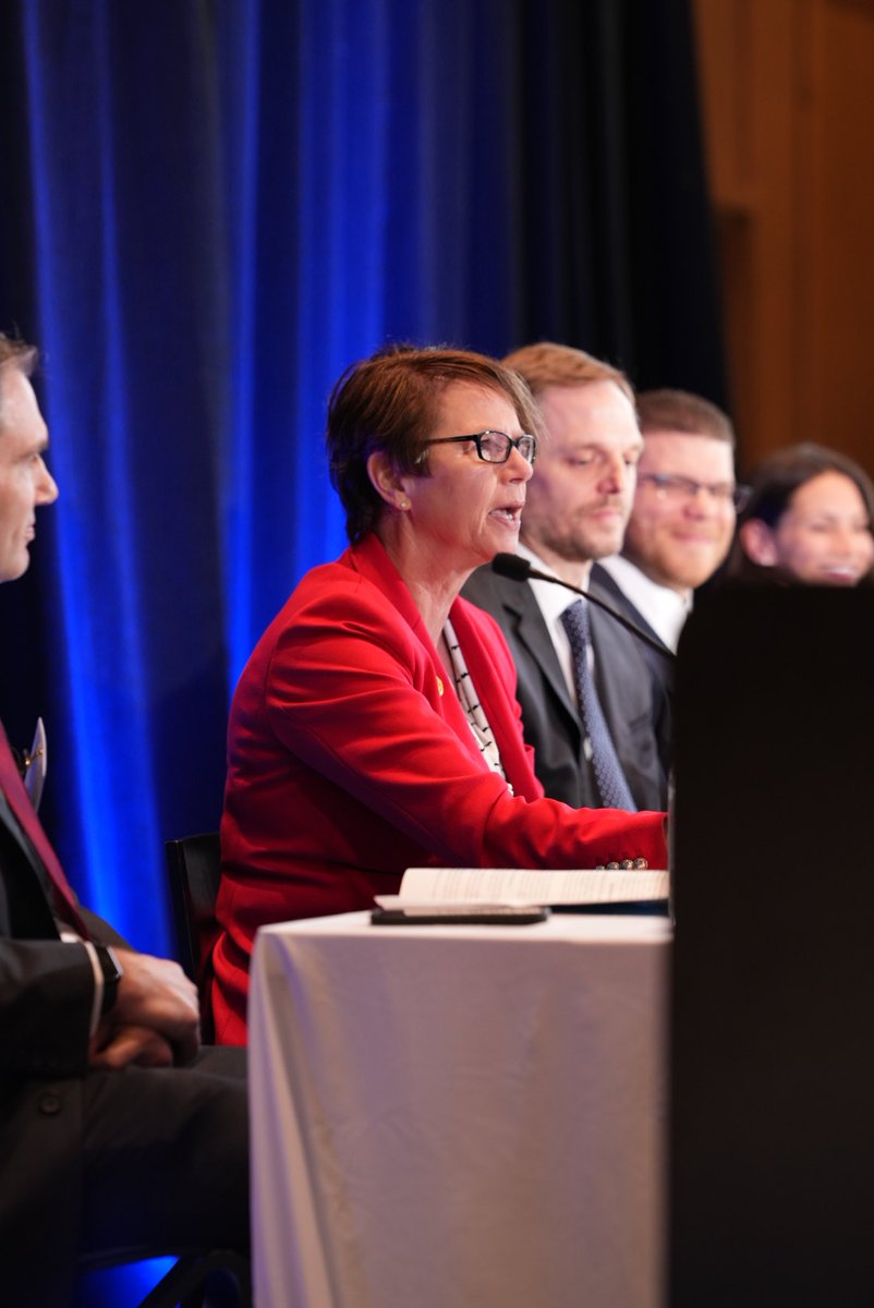 FedSoc's tweet photo. We're in Columbus, OH today for the annual Ohio Chapters Conference! #FedSocEvents

The Conference kicked off with a young lawyers panel giving advice to law students and young lawyers looking to build impactful legal careers in Ohio.

Ft. Joseph Ashbrook, Douglas Geho, Amanda Grandjean Gould, Hon. Sharon Kennedy, Sarah Welch, and Hon. Eric Murphy