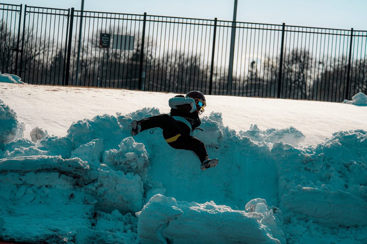 Northern State Football🐺 🏈 tweet media