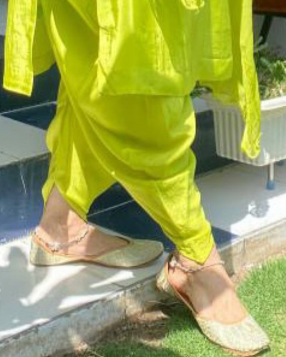 #indianfeet #feet #feetfinder #softfeet #feetpic #Feet #FeetPicture #FeetPictures #feetworshi̇p #feetworld    #Trending #footgirls  #softindianfeet