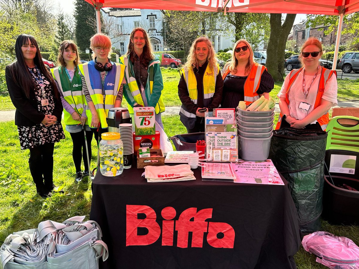 Councillor Rabnawaz Akbar (@rabnawaza) on Twitter photo Great to join local residents & <a href="/MCCRusholme/">MCC Rusholme</a> in 🌞Rusholme at Park Crescent for the <a href="/KeepBritainTidy/">Keep Britain Tidy</a> <a href="/keepmcrtidy1/">Keep Manchester Tidy</a> #GBSpringClean around the Victoria Park area. Thanks to <a href="/AfzalKhanMCR/">Afzal Khan MP</a> for joining us & a big shout out to <a href="/gogreenmcr/">Biffa Engagement Team</a> & students from <a href="/xaveriansfc/">Xaverian College</a>
#MCRSpringClean25 Great to join local residents & <a href="/MCCRusholme/">MCC Rusholme</a> in 🌞Rusholme at Park Crescent for the <a href="/KeepBritainTidy/">Keep Britain Tidy</a> <a href="/keepmcrtidy1/">Keep Manchester Tidy</a> #GBSpringClean around the Victoria Park area. Thanks to <a href="/AfzalKhanMCR/">Afzal Khan MP</a> for joining us & a big shout out to <a href="/gogreenmcr/">Biffa Engagement Team</a> & students from <a href="/xaveriansfc/">Xaverian College</a>
#MCRSpringClean25