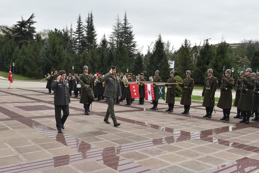 2HassanBe's tweet photo. Lieutenant General #Saddam Khalifa, Chief of Staff of the Libyan National Army's Ground Forces, arrived in #Turkey for an official visit. He was received in Ankara by General Selçuk #Bayraktaroğlu, Commander of the Turkish Land Forces.

The #Libya #LNA https://t.co/NGfGj3jAci
