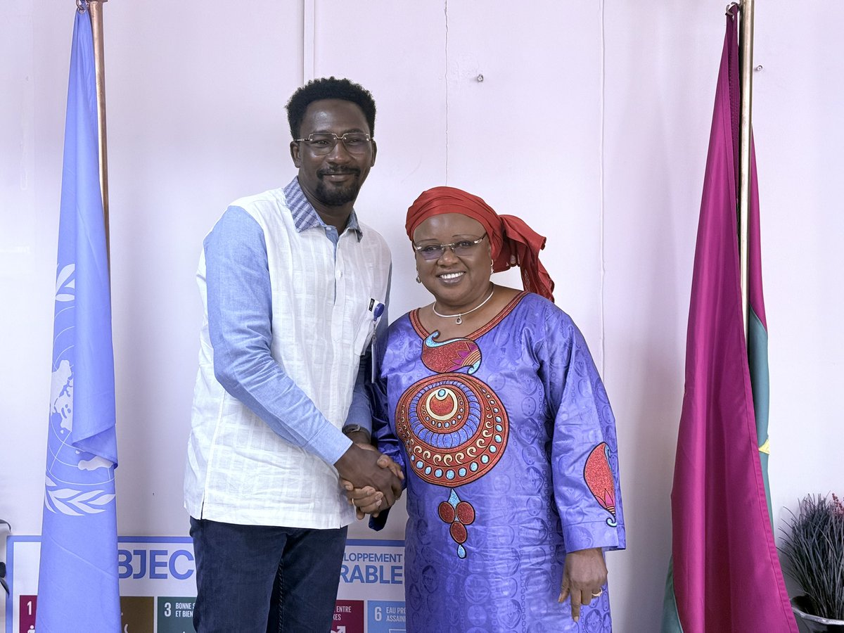 Je souhaite la bonne arrivée à Mme Sangho Diabaté, nouvelle représentante résidente du PNUD BFA , qui m’a fait l’honneur de me recevoir pour échanger autour de nos missions contributives. 
#ambassadeurpnud #alifnaaba #PNUD #BurkinaFaso