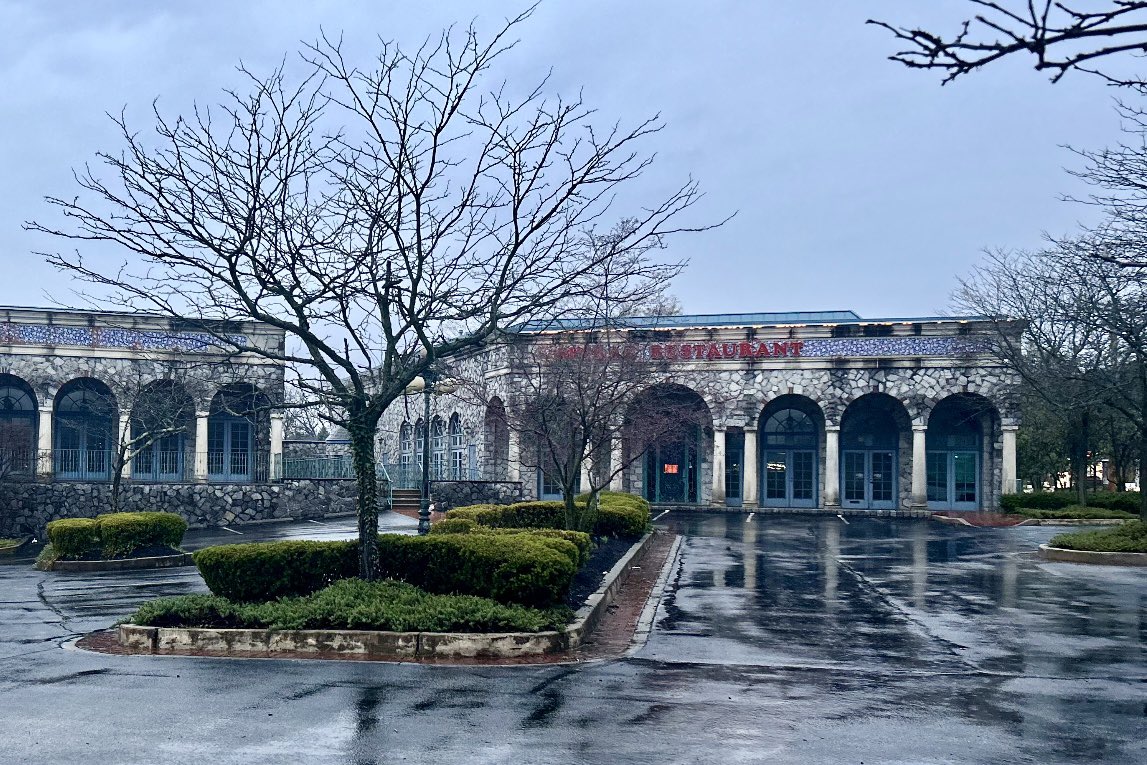 Big Main Line dining news: Long-vacant restaurant complex in Devon has a buyer. inquirer.com/food/restauran…