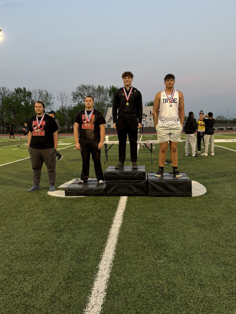🚨AREA QUALIFIER🚨

Hunter Byerley 
Shot Put
41’ .25”
2nd Place