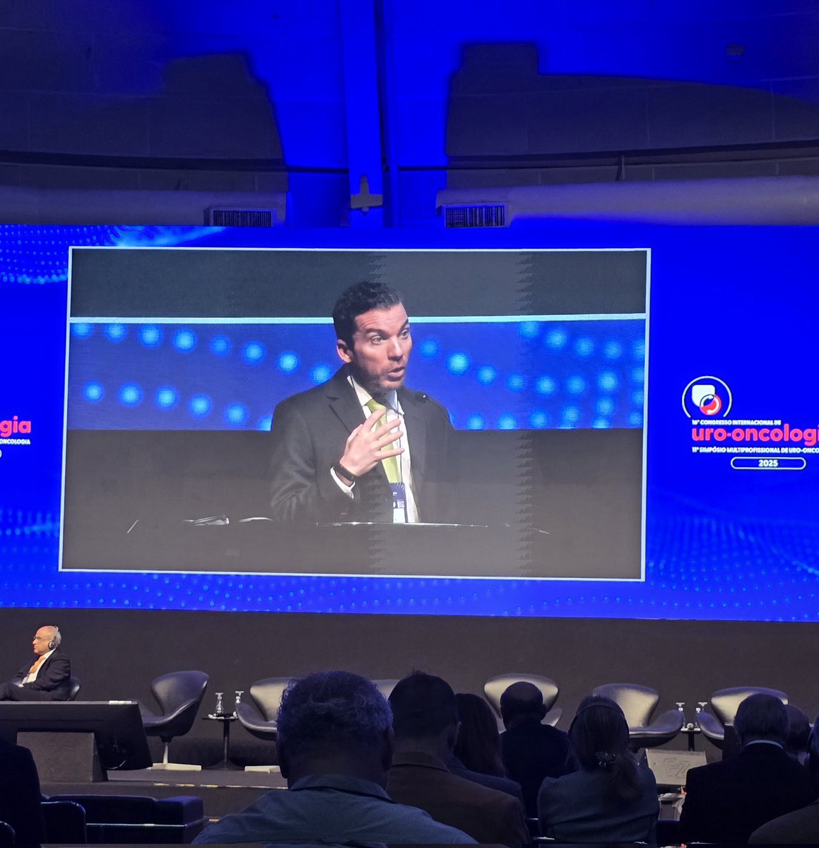 Luiz Henrique Araújo (@lhaurologia) on Twitter photo Excellent presentation on histological variants in bladder cancer by <a href="/SpiessPhilippe/">Philippe spiess</a> in São Paulo, Brazil.
#uroonco25
#bladdercancer Excellent presentation on histological variants in bladder cancer by <a href="/SpiessPhilippe/">Philippe spiess</a> in São Paulo, Brazil.
#uroonco25
#bladdercancer