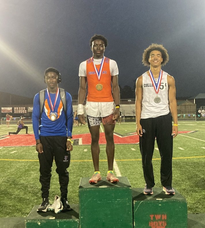 Darnell2Jackson's tweet photo. Districts ✅️
200m District Champ! 🏆
Worked hard for this. But the work doesn't stop!  Next up Areas..
200m🥇
4x200m 🥈
4x100m 🥉
@GOaksTrack @CoachCrisostomo @coach_mcdowell @GOaksFootball 
@ConroeISDSports @CoachBirdSays 
@CoachEkanem https://t.co/QZASTlZVyx