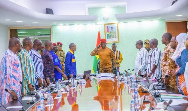 Africa | Burkina Faso President Ibrahim Traorè has banned second-hand clothes from the US saying it's time for Africa to produce and manufacture its own garments/ fabric using African designs.

Currently the schools, judiciary, military and police in Burkina Faso wear locally