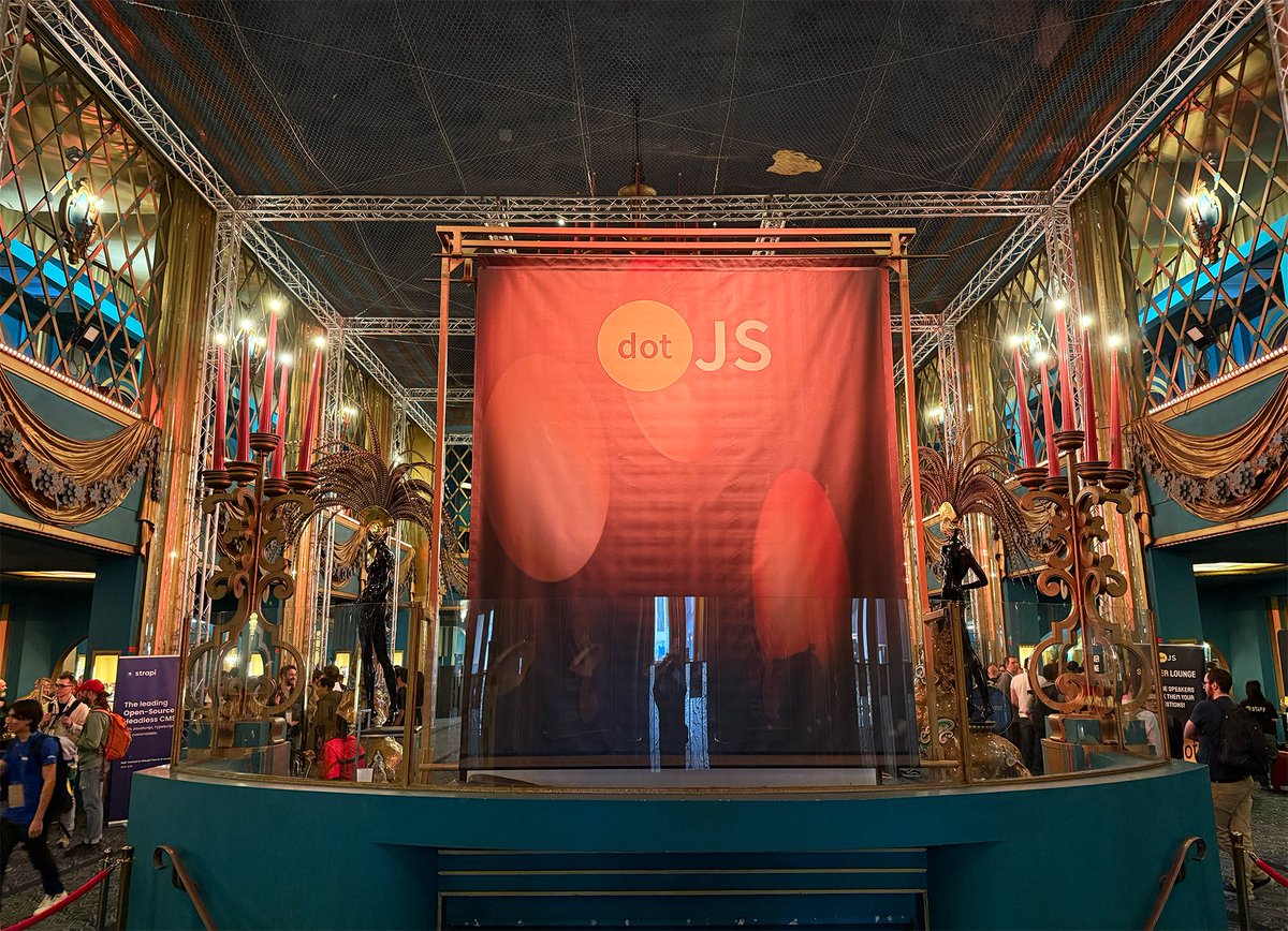 Encore une fois, ce fut un vrai plaisir de croiser et d’échanger avec certains d’entre vous pendant cet événement ! ☺️

Et un grand bravo à l'équipe <a href="/dotJS/">dotJS</a> pour l'organisation <a href="/nessrinebm/">Nessrine</a> ! 👏