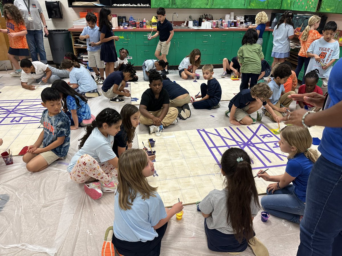 We are working on our Faith Ringgold inspired farewell mural quilt today for STEAM day!! <a href="/spaldingdrive/">Spalding Drive ES</a> @principalSDE <a href="/FultonCoSchools/">FultonCountySchools</a> <a href="/ArtsFCS/">Elizabeth Eppes</a>