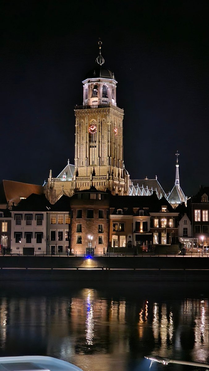 Toch ook even iets moois op Twitter. #Deventer ❣️