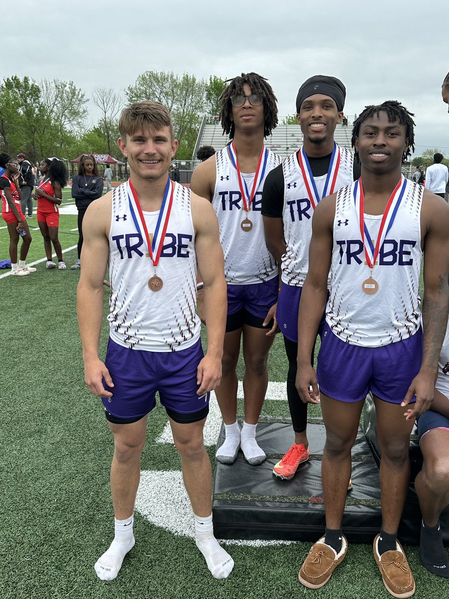 🚨AREA QUALIFIERS🚨

4x200m Relay

Cardea Collier
Zyon Brown
DeUndra Foster
Danny Clampitt

3rd Place