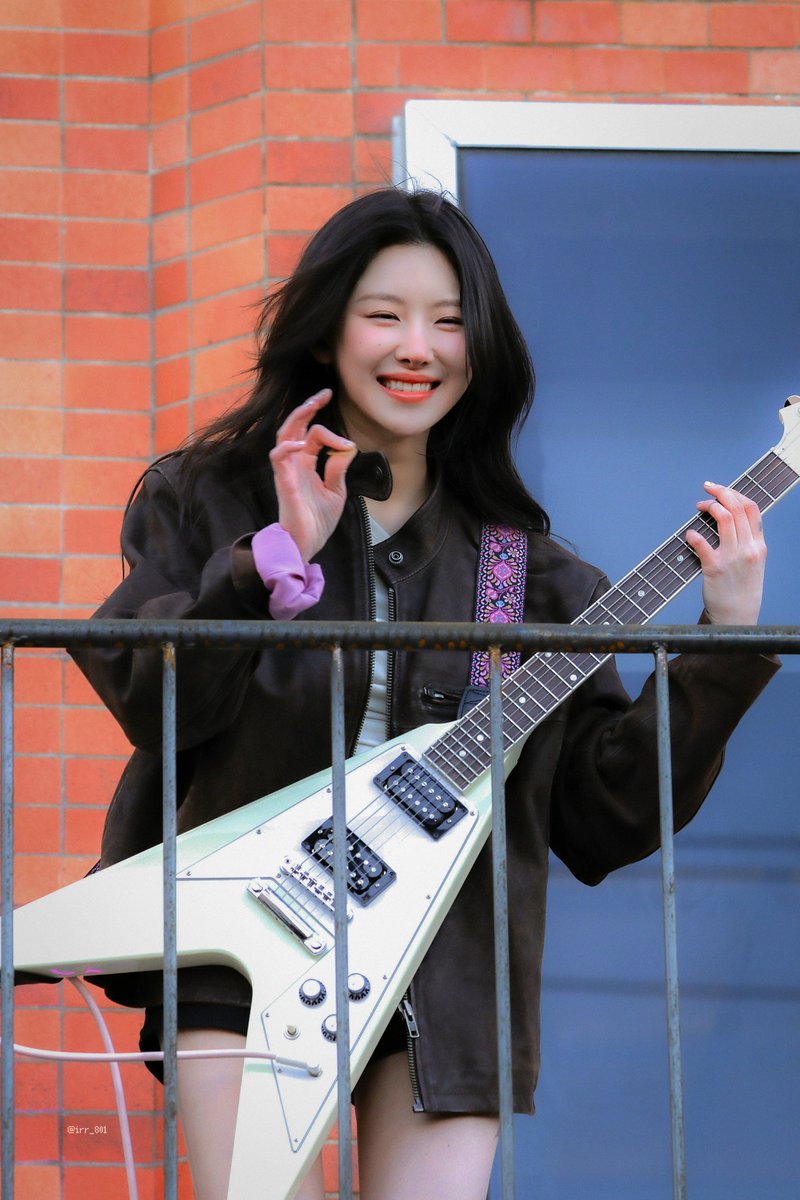 250329  #백예린 #yerinbaek
>w<