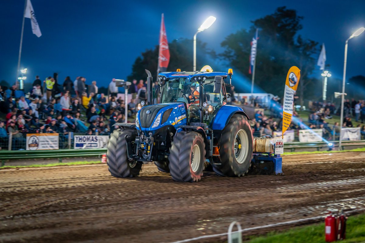 We're thrilled to announce that <a href="/lloyd_ltd/">Lloyd Ltd</a> is joining us as our official sponsor!
Get ready for a Sea of Blue on the trarck
#NWTPC #LloydLtd #newholland #greatecclestonshow #eurocupevent #partnership #tractorpull #gtecc