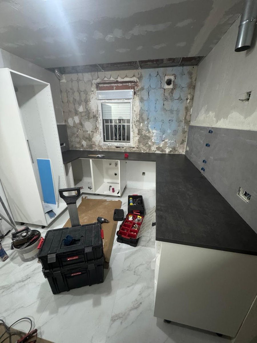 awiklund's tweet photo. Renoveringen fortskrider
#spanien #renovering https://t.co/2yKT9Vz0Qd