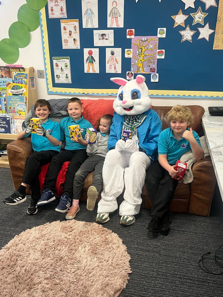 An eggsellent visit from the Easter Bunny today to celebrate another cracking half term! 🥚 🐣