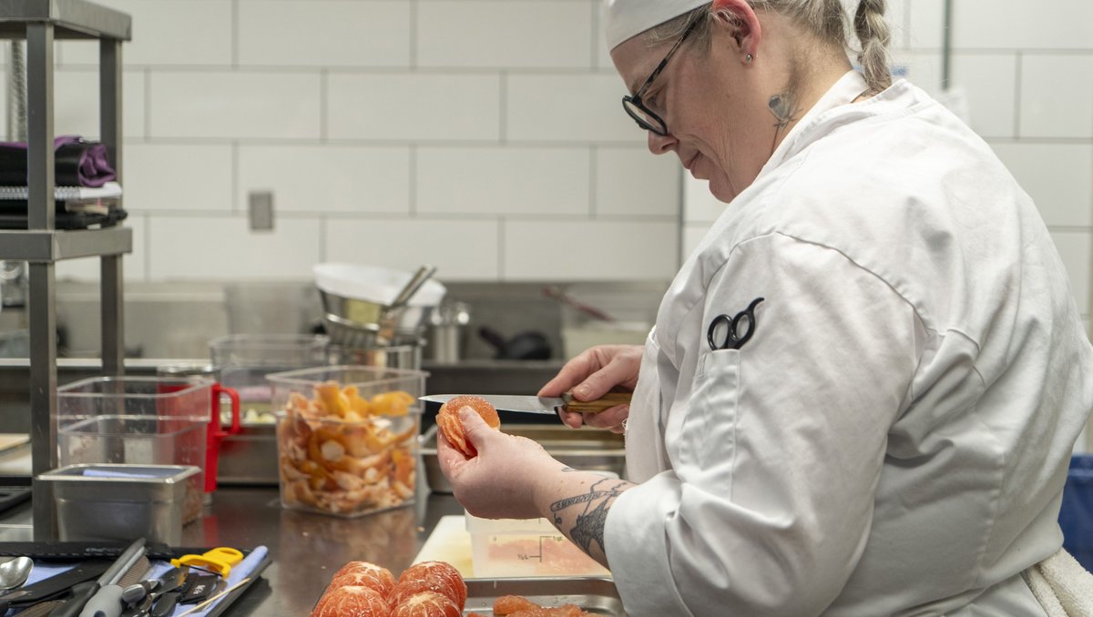 Check out new culinary employment opportunities on our Job Board: stratfordchef.com/job-board/

#culinaryschool #culinaryjobs #hospitality #culinary #cook #stratfordchefsschool #stratfordon

⁠Photo: Terry Manzo⁠