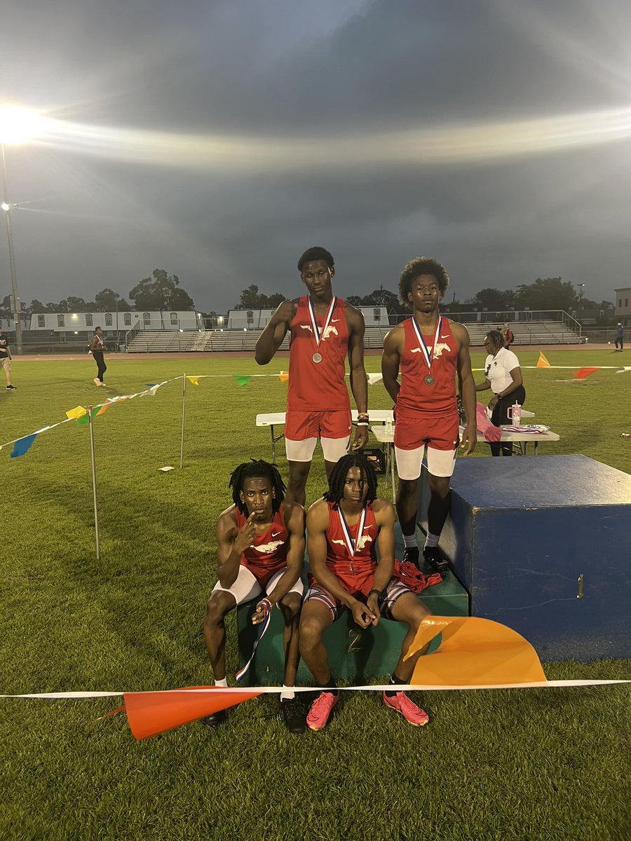 23-6A District Track Meet Day 2. Area qualifiers in the 4x100, 110H, 100M, 300H and the 4x400🔥🔥 #Eastside #Active🔋 🤫🤫