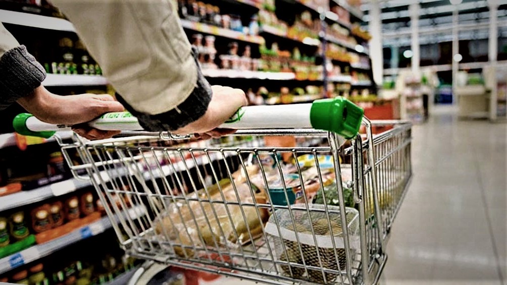 📈📢 Golpe al bolsillo: los #alimentos subieron 0,8% en una semana y la #inflación se siente en la mesa

👉🏽📊 El aumento duplicó respecto la semanal anterior. La #carne, los #lácteos y los #panificados encabezan el alza,

elargentino.ar/zona-destacada…