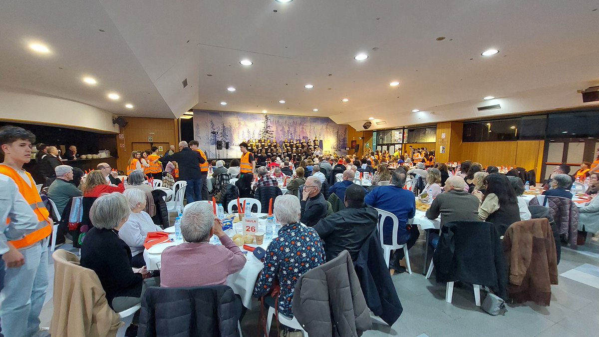 BisbatUrgell's tweet image. ✝️ Els professors de religió i els alumnes dels tres sistemes educatius d’#Andorra, amb el suport les parròquies de l’Arxiprestat de les Valls d’Andorra van organitzar a benefici #MansUnides, un sopar solidari a #Encamp. 

🔗 Llegiu aquí la notícia: f.mtr.cool/neaqahqoyh