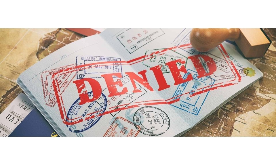 The EU talks “partnership” with Africa—then slams the door shut. New research slams Schengen visa rules as discriminatory, hurting EU-Africa ties. High rejection rates, no proof they stop overstaying. Just more red tape, less respect. #EU #Africa #VisaGate cer.eu/in-the-press/e…