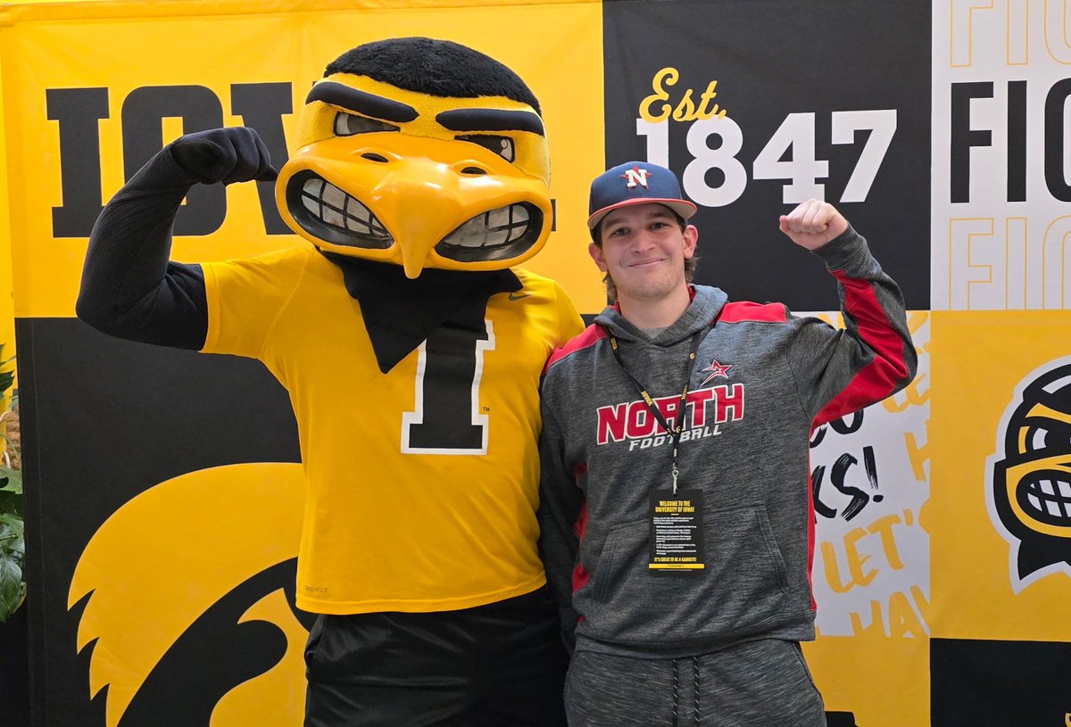Nathan_Hynds's tweet photo. The University of Iowa visit is underway! Looks amazing so far. https://t.co/BHx6axc28U