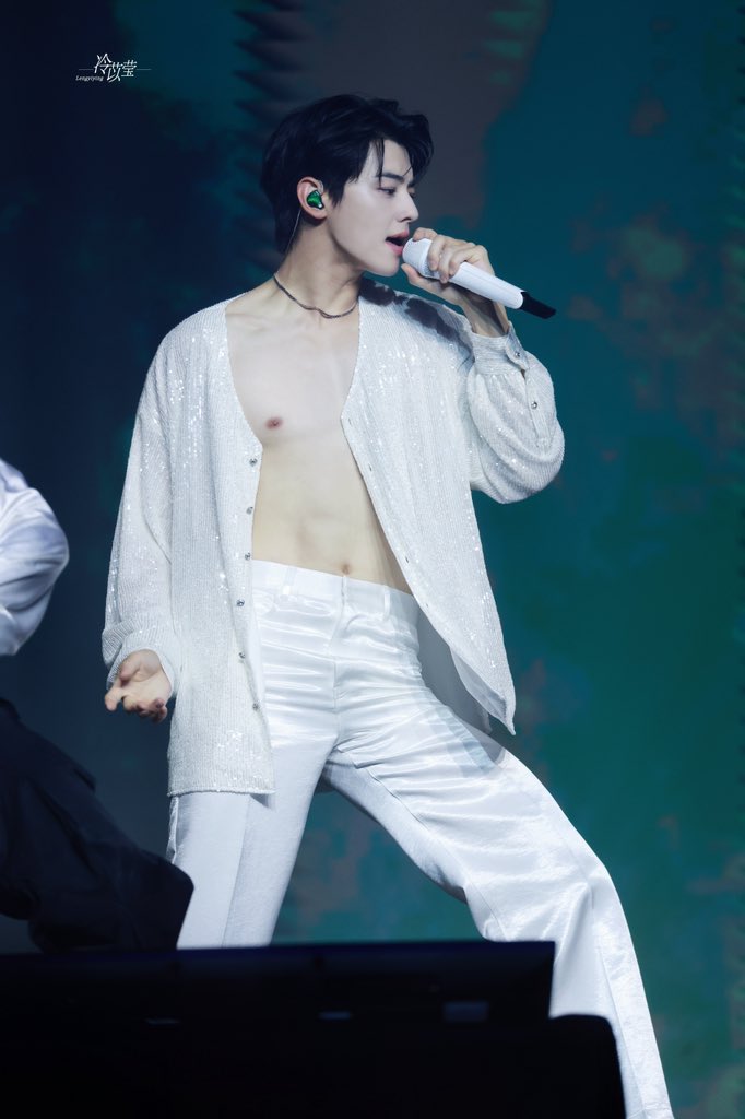 yeoshine_'s tweet photo. Cha Eunwoo - healthy beauty https://t.co/Di2FBmjm7p