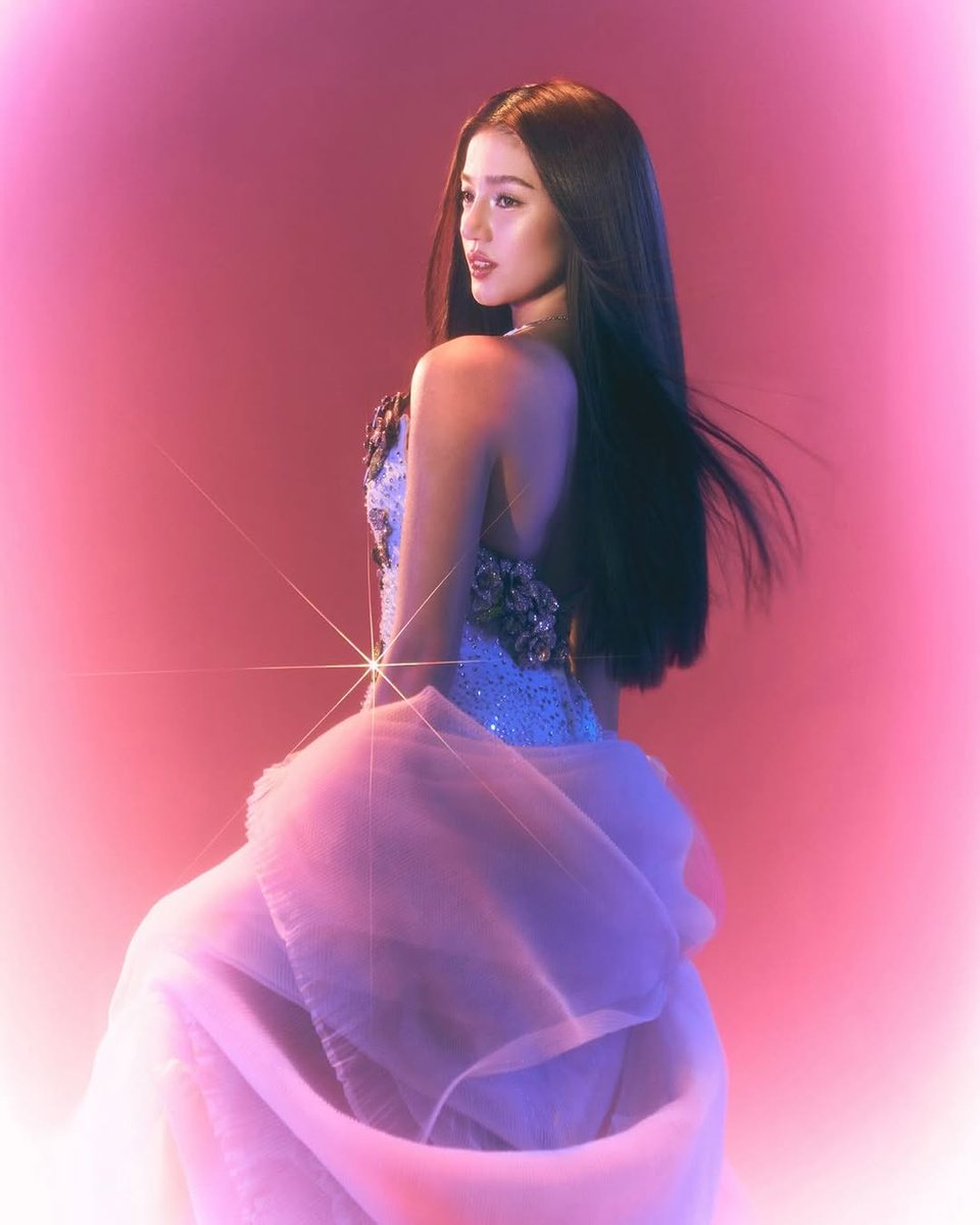 famouslinesofc's tweet photo. BELLE: "in full bloom 💐💐"

 #ABSCBNBall2025  

▶️ Via Instagram Post @belle_mariano 

#BelleMariano #DonBelle #FamousLines https://t.co/iCJn4cp5FQ