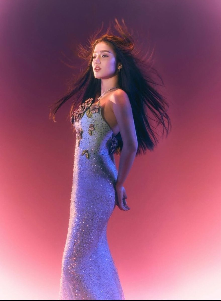 SkyeLim__'s tweet photo. Her beauty is screaming elegance!😍

#AllEyesOnBELLE
#BelleMariano https://t.co/JwsUzhzCcF