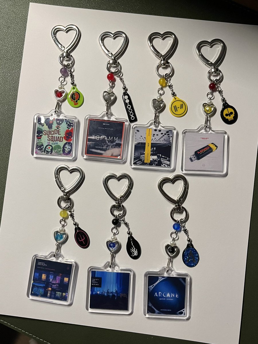_homephown's tweet photo. updated album keychains, now with full colour logos :)

+ some new designs to complete their discography <3 https://t.co/wLjeL6QhAy