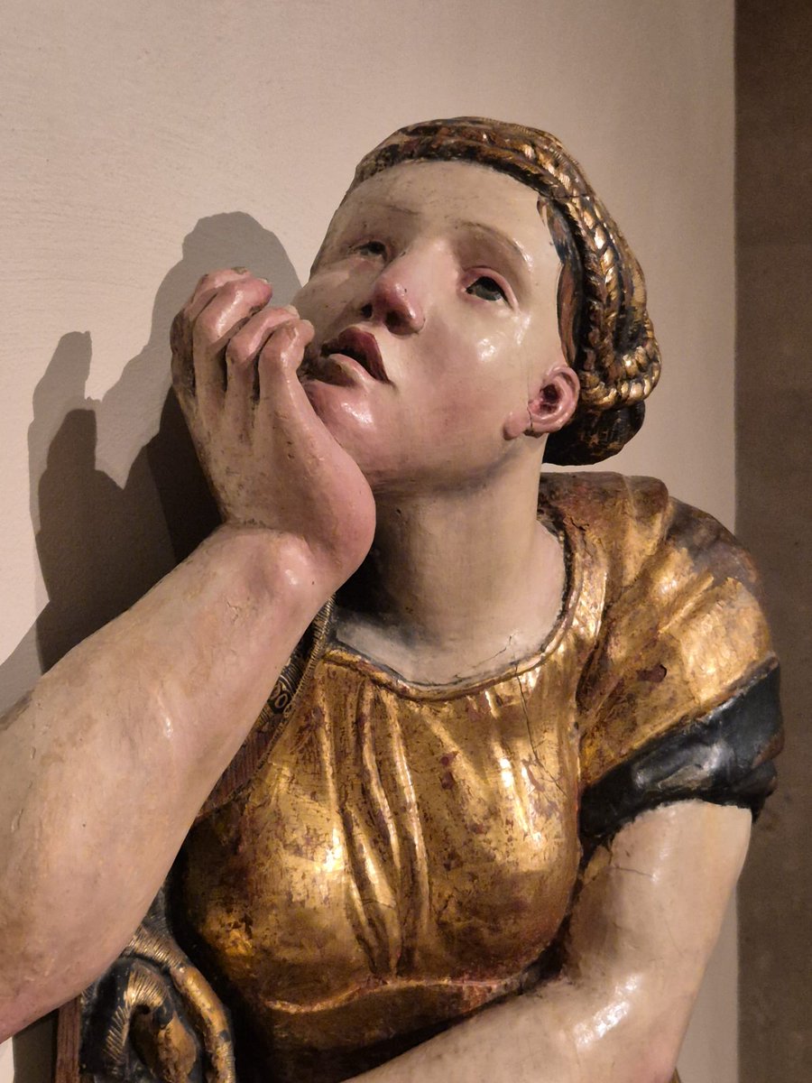 🏦Comenzamos el ciclo de sesiones de autocuidado para familias "Miradas hacia el cuidado" que realizamos en colaboración del Museo Nacional de Escultura.  El arte siempre abre puertas al descubrimiento y la reflexión. 
Si estás interesado: servicio.asociativo@fundacionpersonas.es