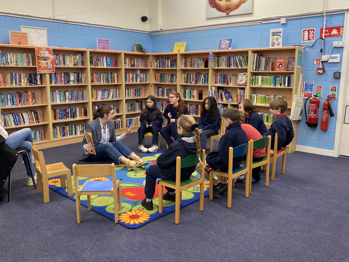 MsJacksonsClas1's tweet photo. Our bank of Ireland reading group had a tour of @NewbridgeLib with their reading buddies!📚 @bankofireland https://t.co/LCwThXHlUY
