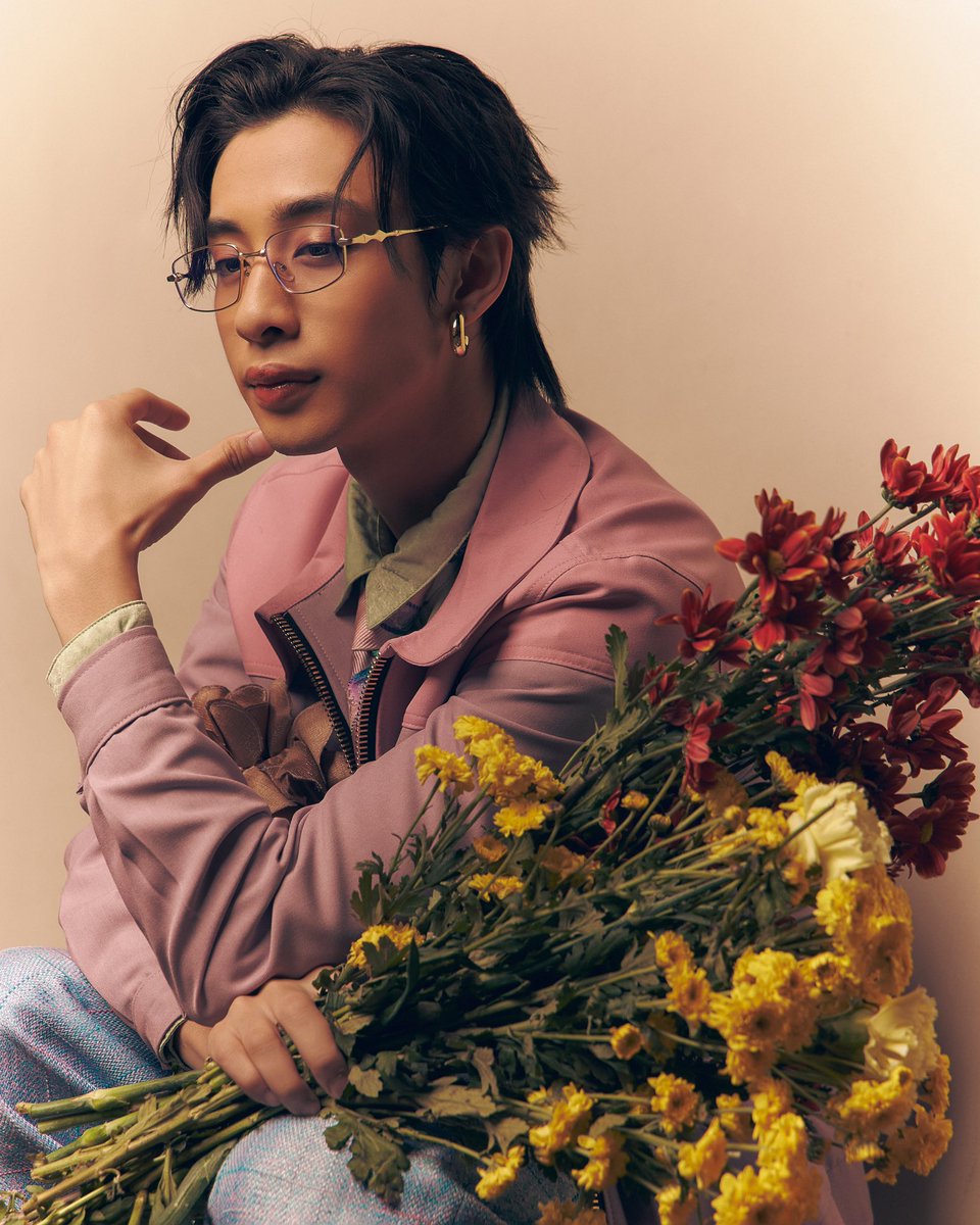 bgyo_ph's tweet photo. #BGYO | #ABSCBNBall2025 PHOTO SERIES
🧛🏻 @BGYO_Mikki 

Flowers for you. And this divine love? It’s all for you 😍

Keep streaming the ‘BGYO’ EP here:
🔗 https://t.co/4le7lNQUIv

#BrighterTogether https://t.co/Q7v0mqOmRc