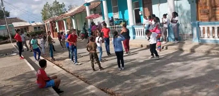 YaraLorenz43149's tweet photo. Muchas Felicidades para tod@s los jóvenes y pioneros del municipio de #SanLuis,#PinardelRío en su aniversario #63UJC y #64OPJM .
#SiempreJoven
#fmcsanluis
#MujeresEnRevolución 
#FMC65 https://t.co/R7XSegVRg2